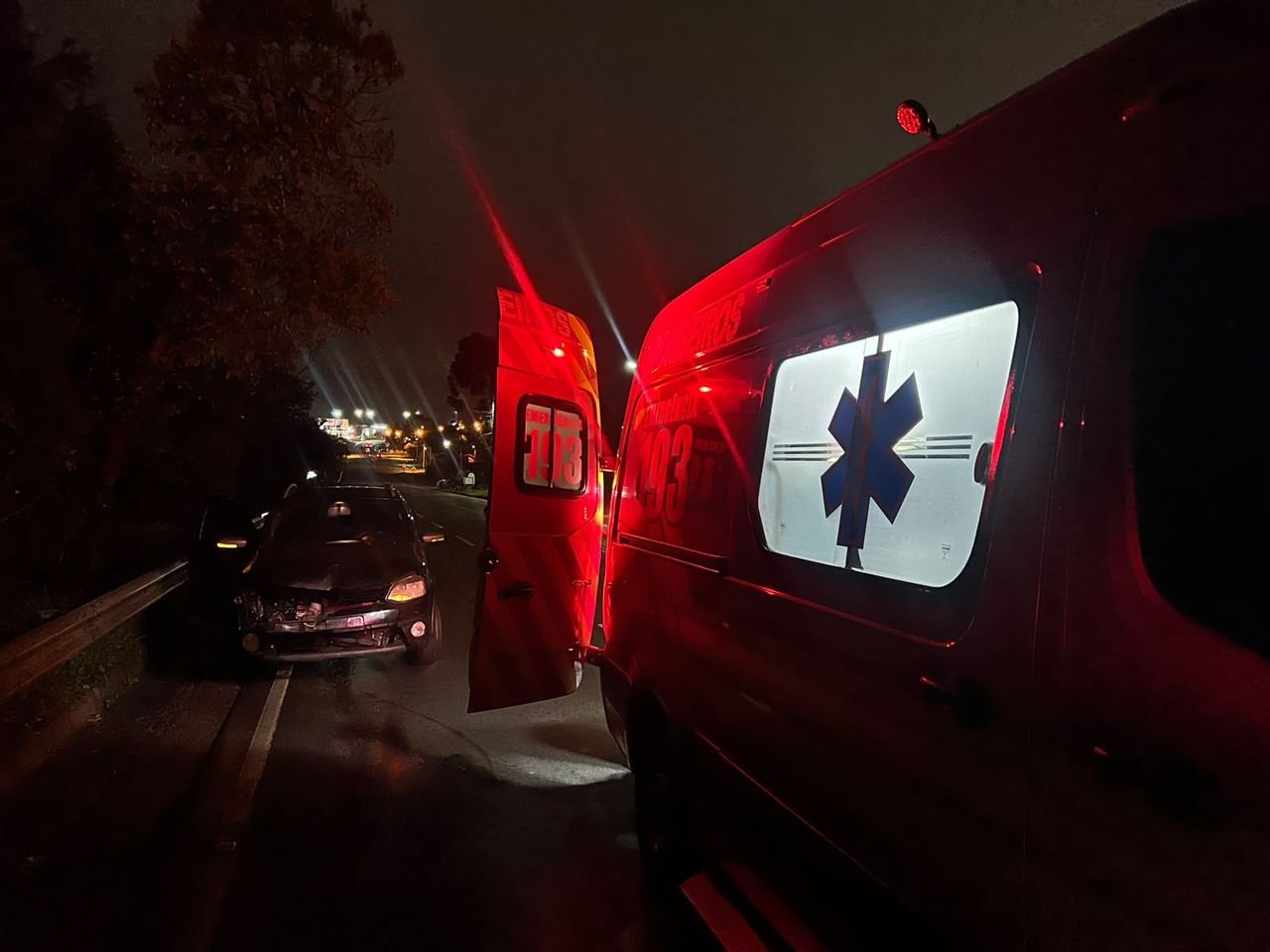 Mulher fica ferida em colisão entre carro e caminhão na SC-418 em Campo Alegre