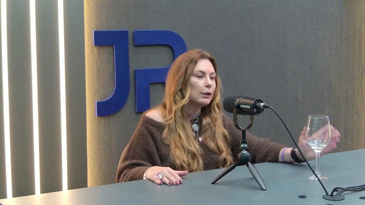 Paulinha critica protocolos do SUS em entrevista sobre saúde pública