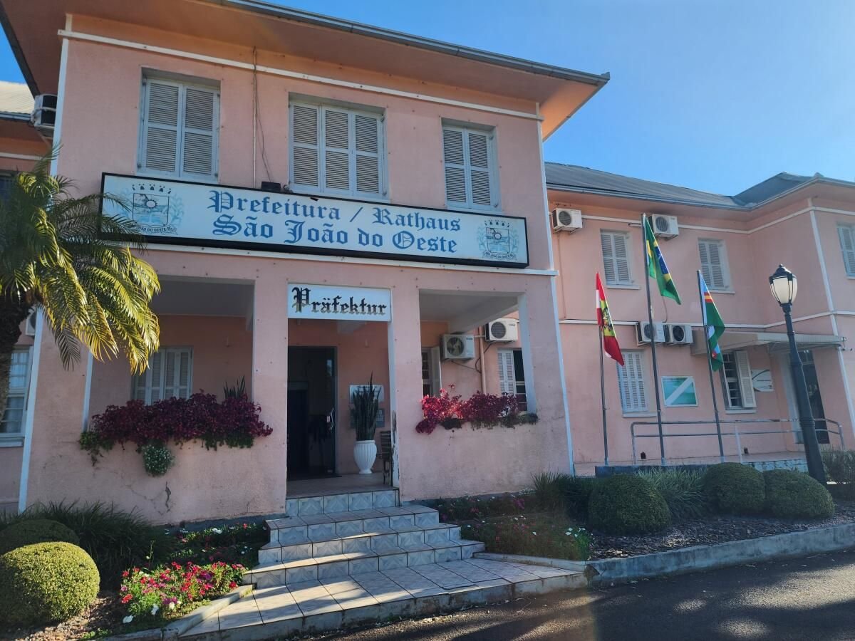 São João do Oeste atinge metas de arrecadação e mantém obras