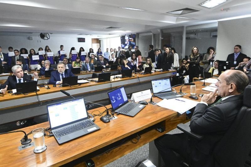 Estatuto do Aprendiz avança para Plenário do Senado em regime de urgência