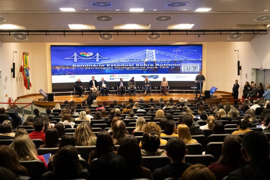 Seminário Estadual de Autismo discute inclusão escolar em Santa Catarina
