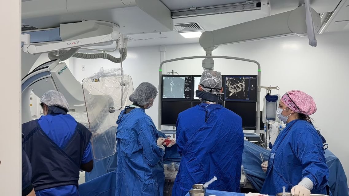 HRO realiza primeira cirurgia neuroendovascular pelo SUS após habilitação estadual