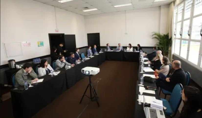 Fecomércio SC discute desenvolvimento do turismo em reunião durante Encatho & Exprotel 2026