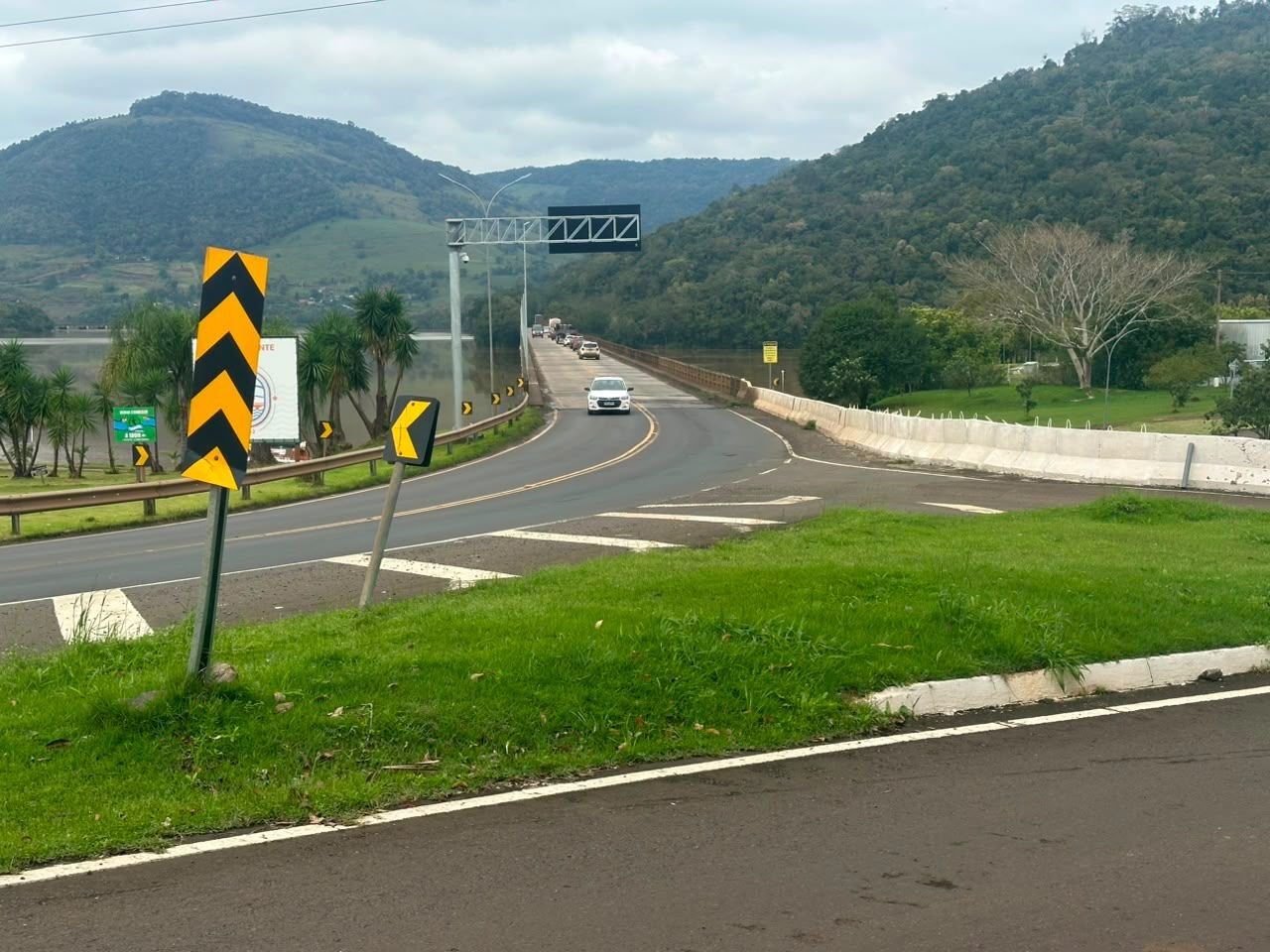 Ponte do Rio Uruguai terá trânsito em Pare/Siga para instalação de iluminação