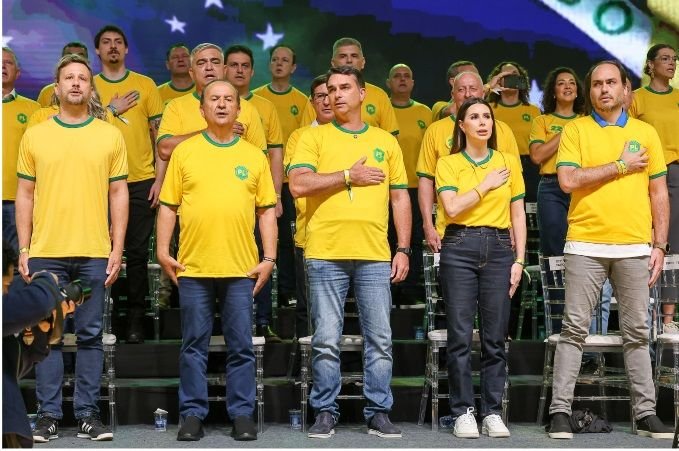 Jorginho Mello inicia campanha à reeleição com ato em Florianópolis