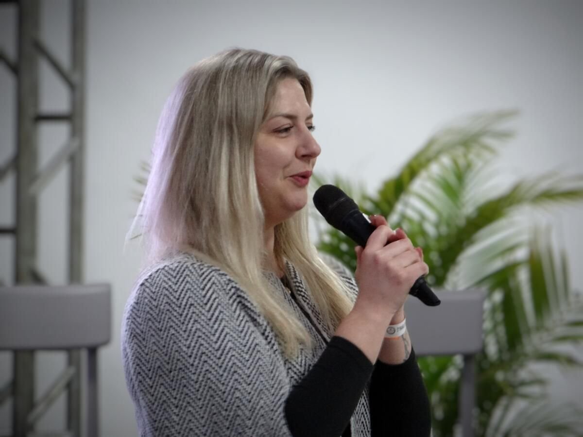 AEST e município de Tunápolis firmam parceria para decoração natalina