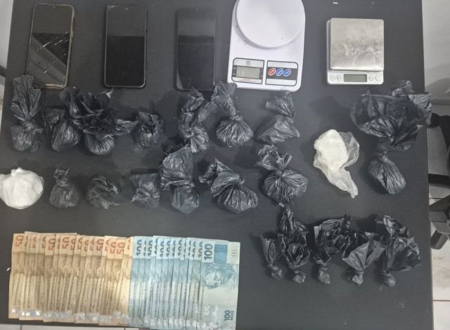 Dois homens são presos com quase 1kg de cocaína em São Miguel do Oeste