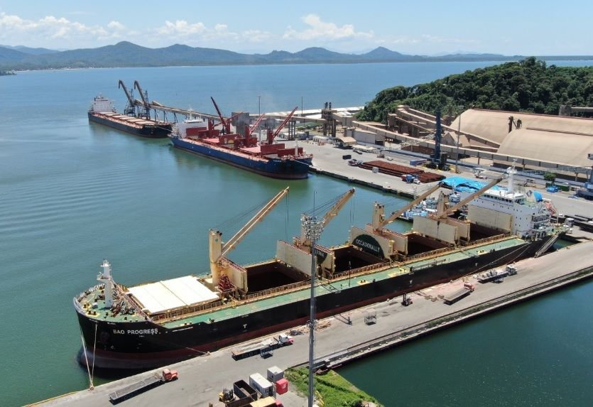 Porto Brasil Sul esclarece denúncia do MPSC sobre licenciamento ambiental