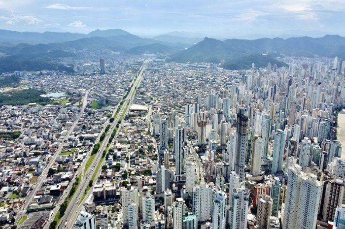 Audiência pública discute projetos urbanísticos e OUCs em Balneário Camboriú