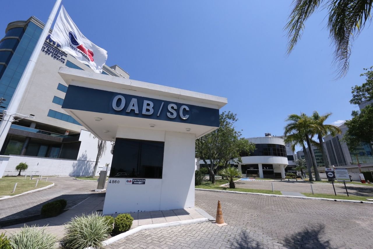 OAB/SC promove debate com candidatos ao Senado sobre crimes virtuais