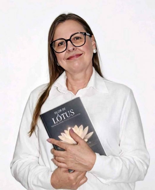 Marlêne Strojake lança primeiro livro nesta sexta-feira em Maravilha
