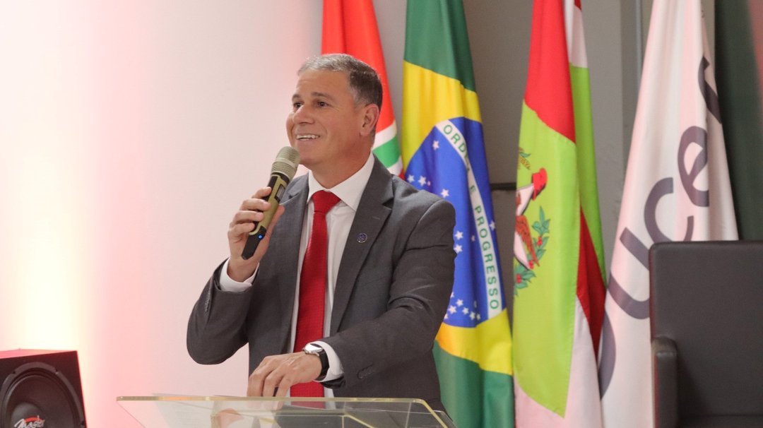 Curso de Direito da UCEFF Itapiranga promove palestra com Coronel da reserva da PMSC