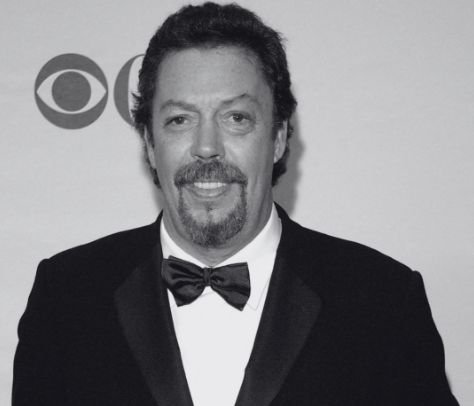 Morre Tim Curry, ator famoso por Rocky Horror e Pennywise, aos 80 anos