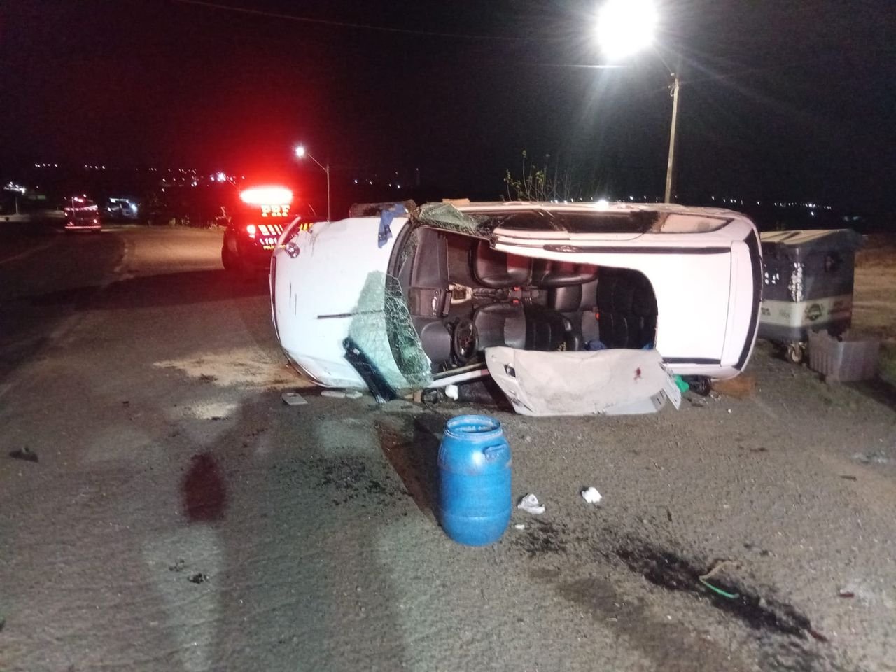 Homem fica ferido após capotamento de carro na BR-163 em São Miguel do Oeste