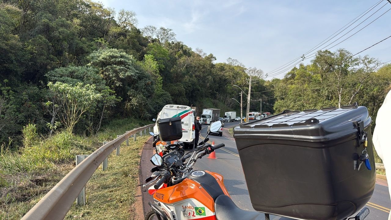 Motociclista fica ferido após acidente em curva no Contorno de Aeroeste, Chapecó