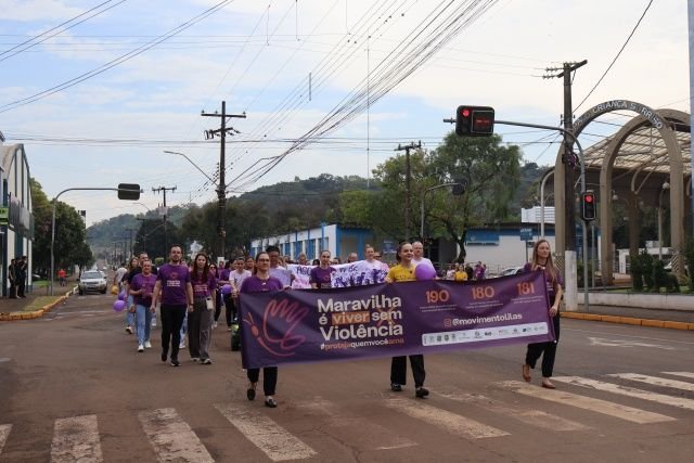 Caminhada Lilás mobiliza Maravilha contra a violência à mulher