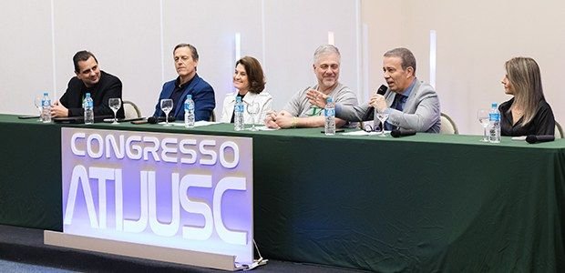 TRE-SC destaca parceria com tecnologia em congresso sobre eleições 2026