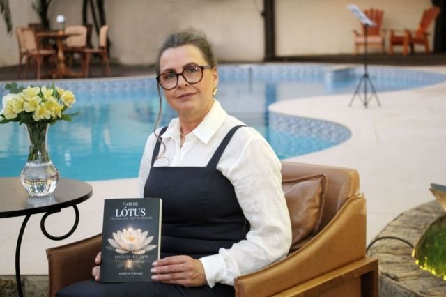 Lançamento do livro 'Flor de Lótus' acontece em Maravilha