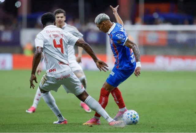 Internacional é derrotado pelo Bahia e entra na zona de rebaixamento do Brasileirão