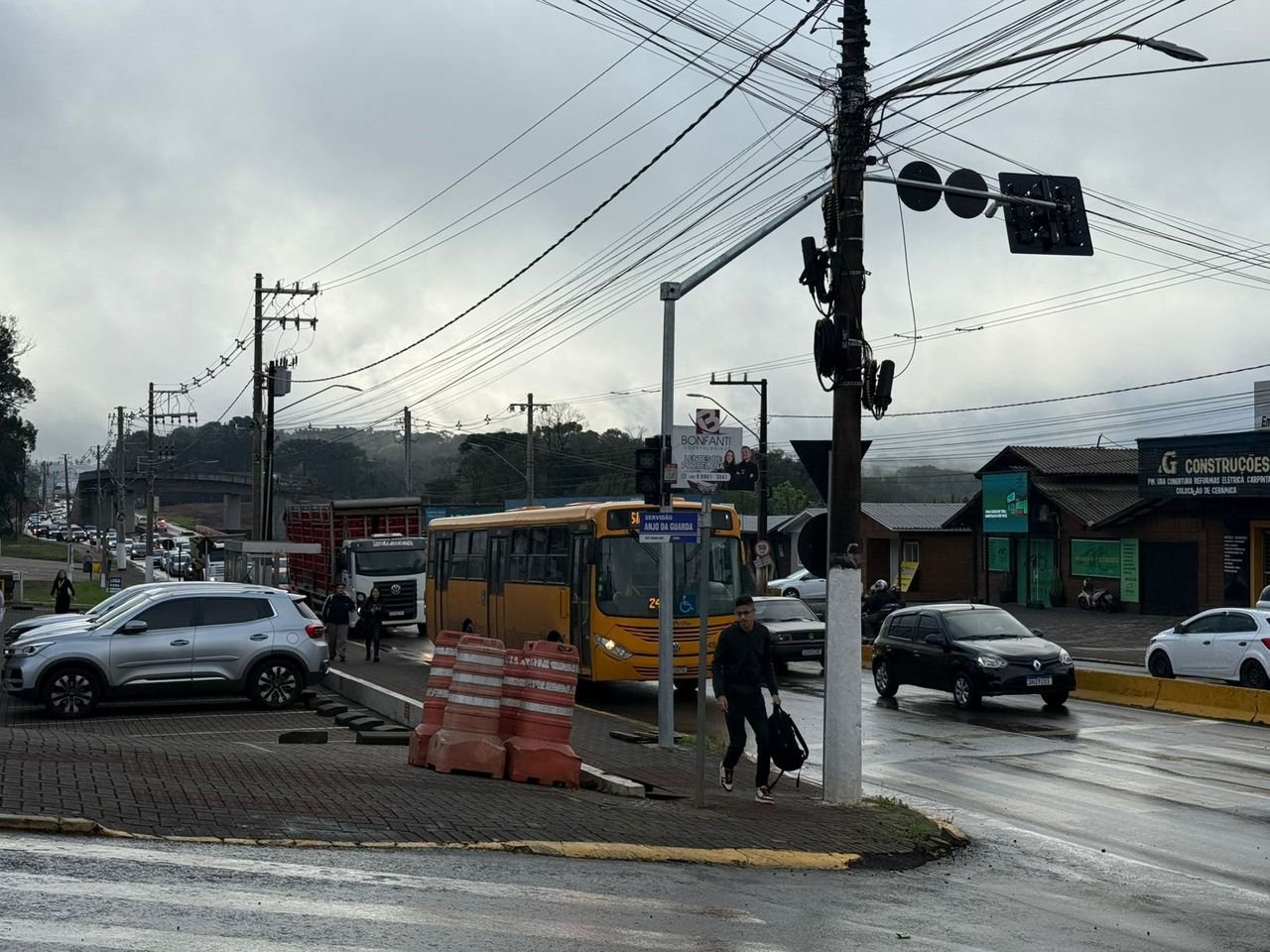 Mudanças no trânsito da Avenida Attilio Fontana causam transtornos em Chapecó