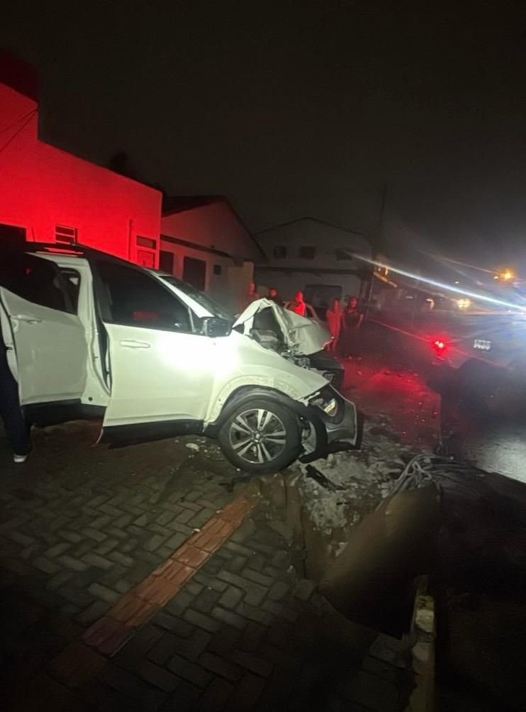 Homens roubam camioneta em Araranguá e sofrem acidente durante fuga