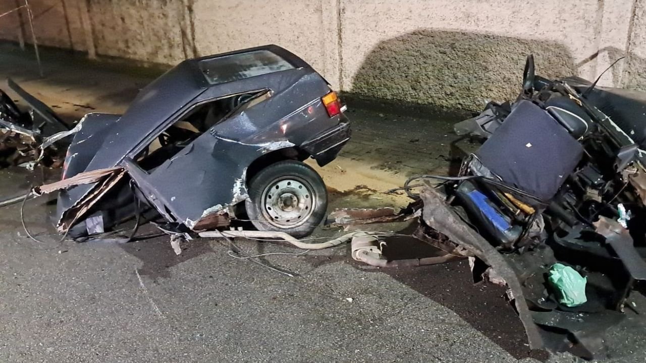 Acidente em SC resulta em morte e feridos após carro colidir com poste