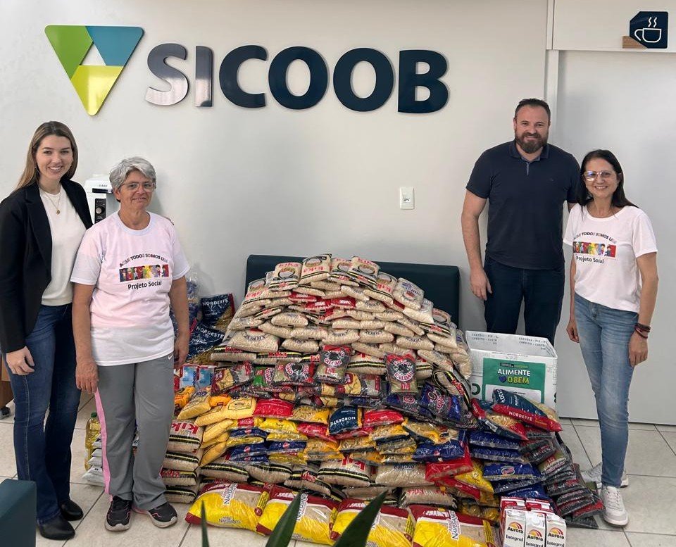 Sicoob São Miguel arrecada cerca de 5.000 kg de alimentos na campanha Alimente o Bem