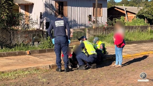 Crianças são atropeladas a caminho da escola em São Miguel do Oeste