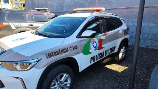 Homem com mandado de prisão por tráfico de drogas é preso em Chapecó