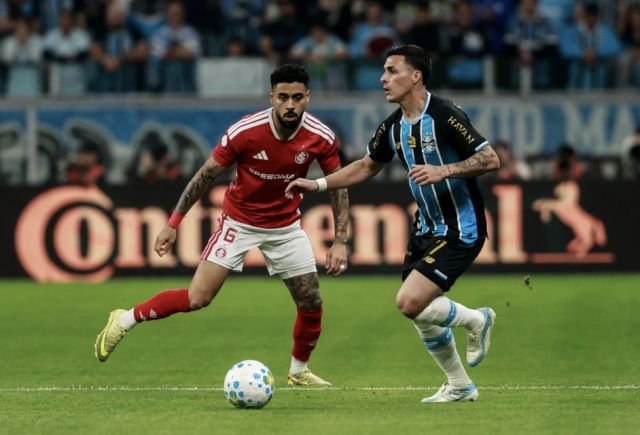 Grêmio avança à semifinal da Copa do Brasil ao vencer o Internacional por 3 a 1