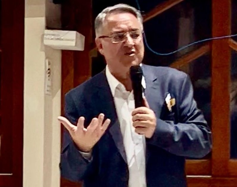 Colombo defende equilíbrio entre Poderes e critica juros altos