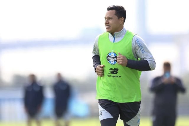 Grêmio terá desfalques e pode poupar titulares contra o Vitória pelo Brasileirão