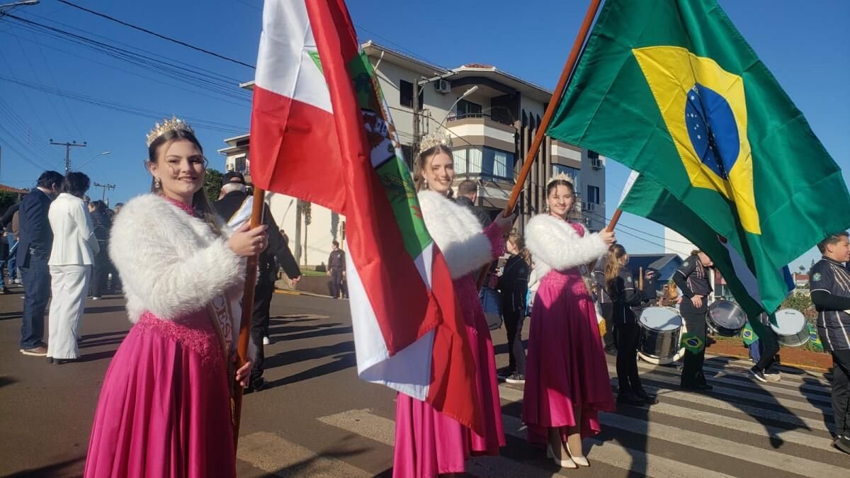 Desfile de 7 de Setembro atrai grande público em Iporã do Oeste