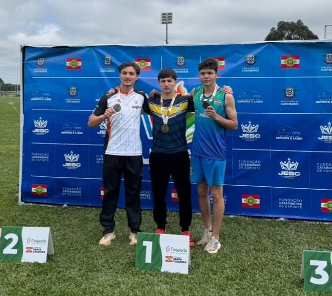 Atletismo de Maravilha se destaca em Jogos Escolares de Santa Catarina