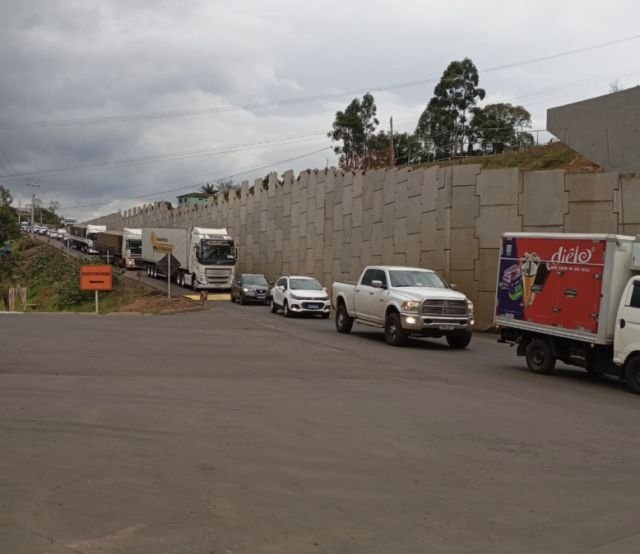 Via lateral do novo acesso a Guaraciaba é liberada na BR-163