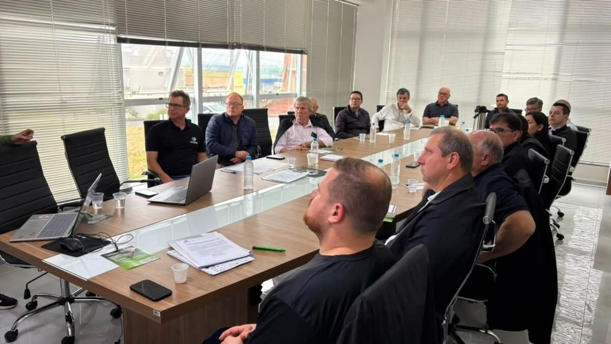 AMEOSC realiza assembleia em São Miguel do Oeste com prefeitos da região