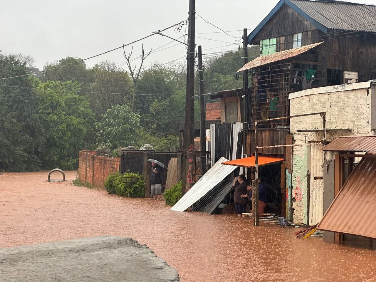 Granizo e tempestade causam estragos em cidades do Oeste de SC