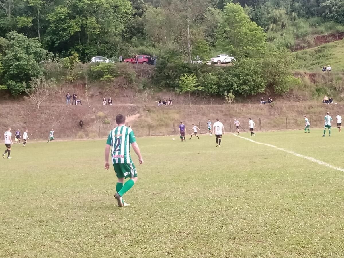 Esperança e Dourado empatam em 3x3 na estreia do Municipal de Futebol de Itapiranga