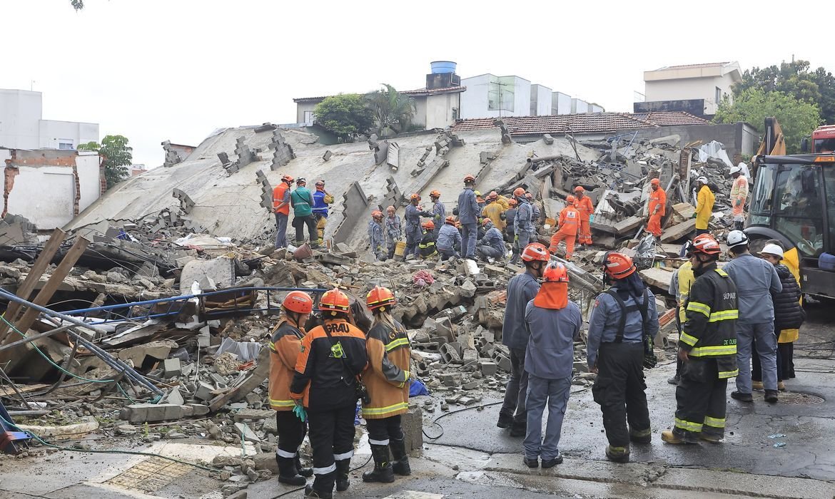 Chuvas em São Paulo causam mortes e desabamentos entre 10 e 12 de novembro