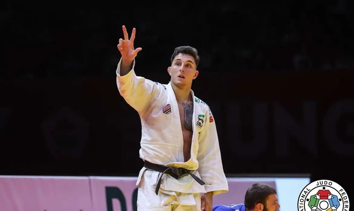 Guilherme Schimidt conquista ouro no Grand Slam de Judô em Budapeste