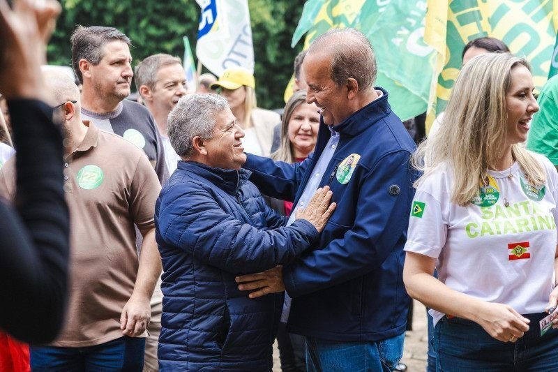 Jorginho Mello se reúne com prefeitos do Meio-Oeste em Caçador
