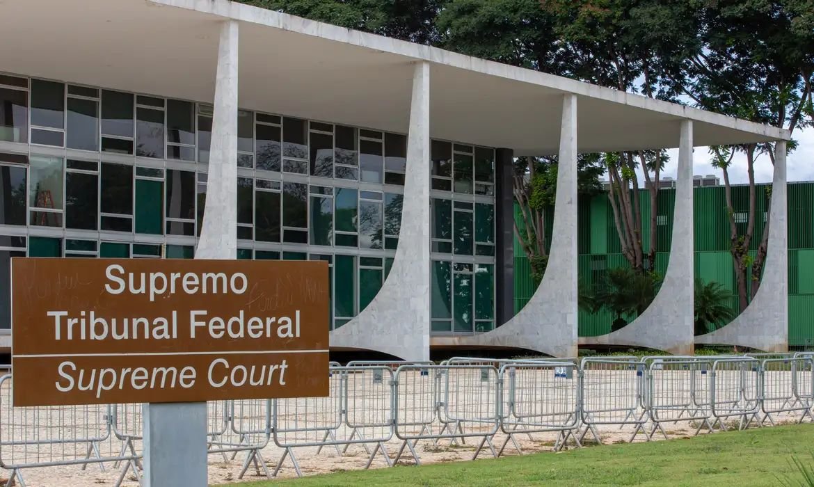 STF analisa se Alexandre de Moraes pode ser investigado por mensagens com Daniel Vorcaro
