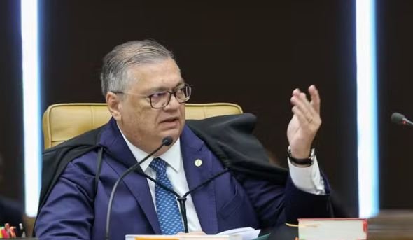 Flávio Dino pede vista no STF durante análise de relatório da Polícia Federal
