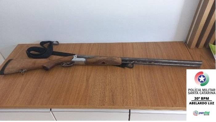 Homem é preso após ameaçar companheira e polícia apreender arma em Abelardo Luz
