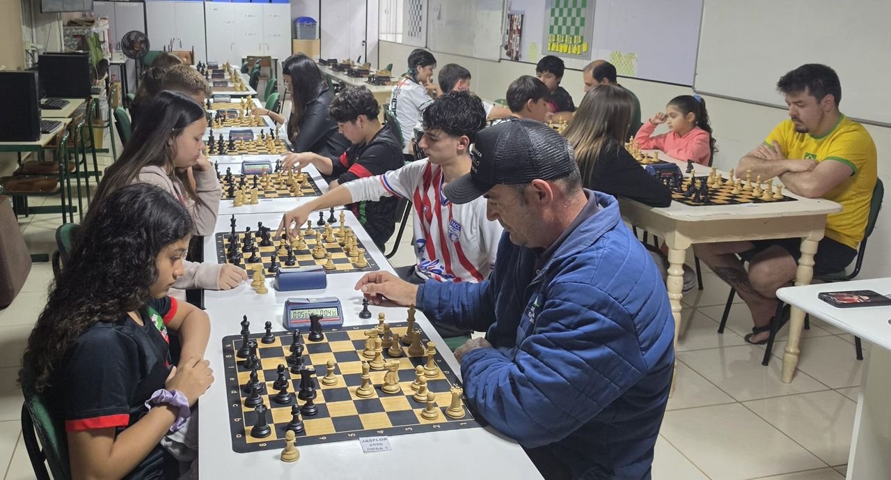 Xadrez reúne participantes de diferentes idades no 6º JASFLOR