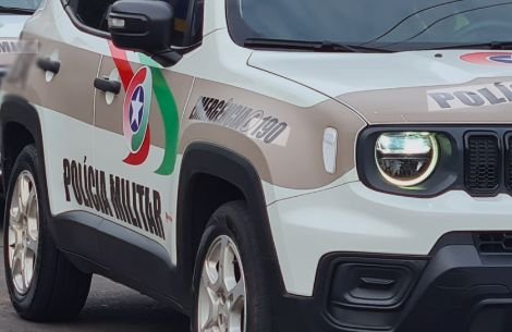 Homem é preso após agredir policial durante abordagem em Chapecó