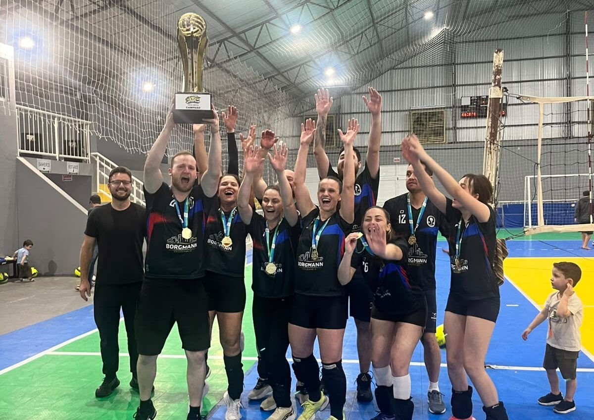 Voleibol de quadra define campeões nos Jogos Abertos de Descanso