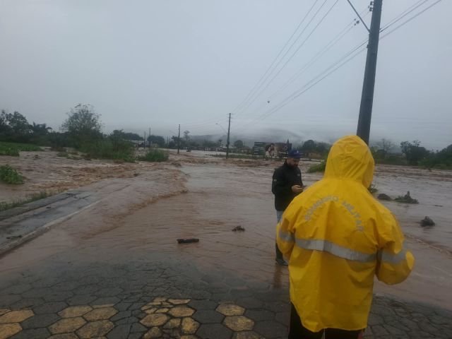 Chuvas intensas afetam 60 municípios em SC; quatro decretam Situação de Emergência
