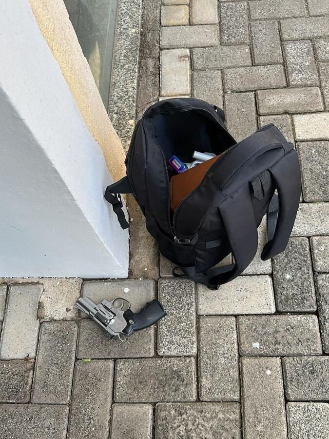Homem assalta mercado, rouba carro de cliente e é preso pela PM em Maravilha