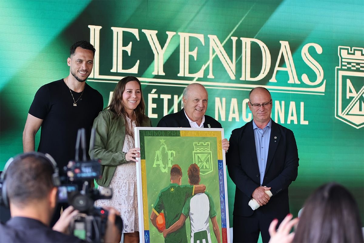 Chapecoense é homenageada pelo Atlético Nacional em evento em Medellín